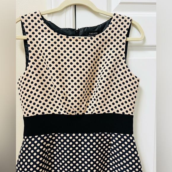 Like new stunning Tahari sleeveless dress in cream and black size 8 - Picture 7 of 8